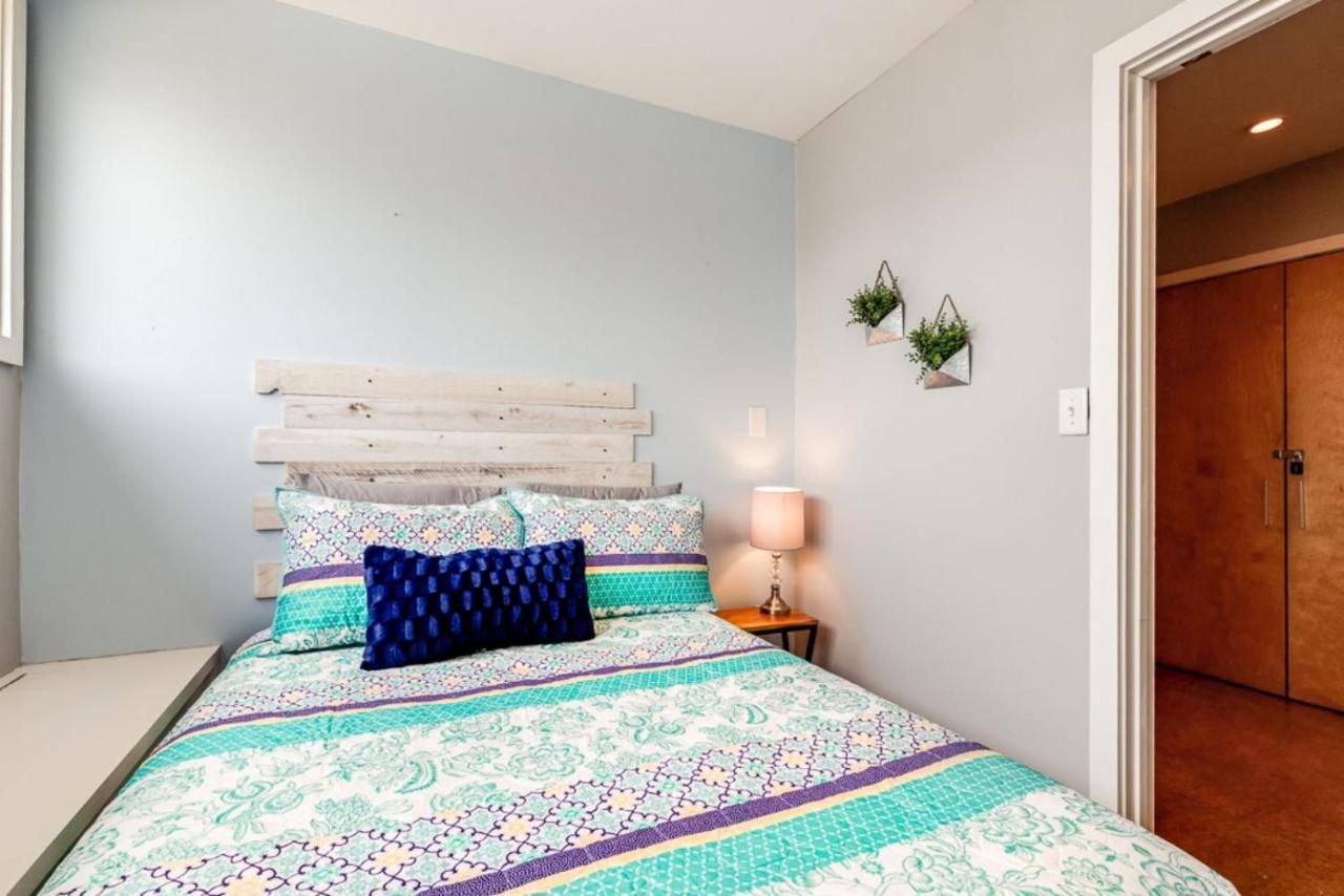 Walk Score 90!!-Historic Downtown District-2 Blocks To Famous Forsyth Park- Huge Private Patio-Private Parking Savannah Exterior foto