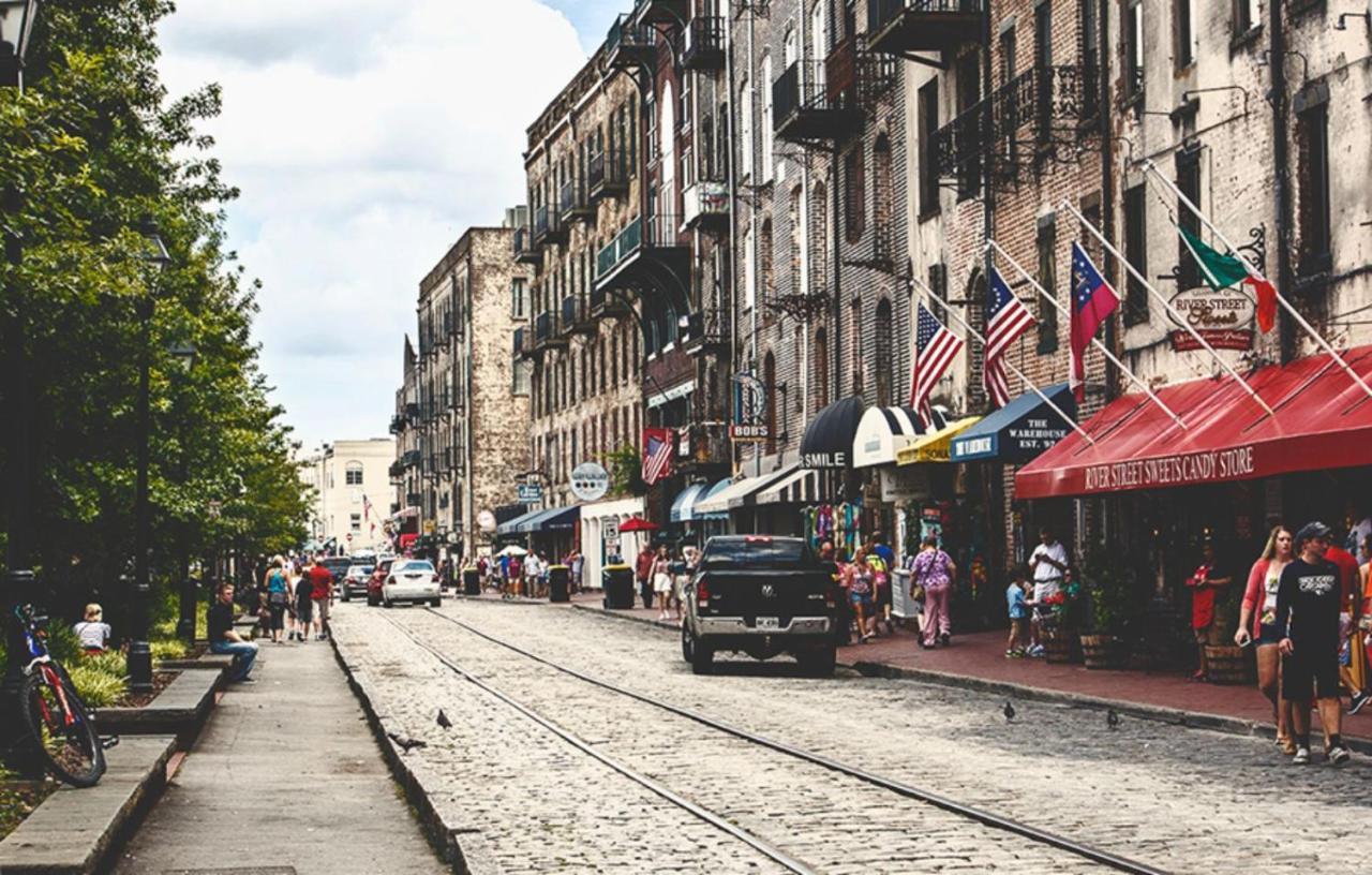 Walk Score 90!!-Historic Downtown District-2 Blocks To Famous Forsyth Park- Huge Private Patio-Private Parking Savannah Exterior foto